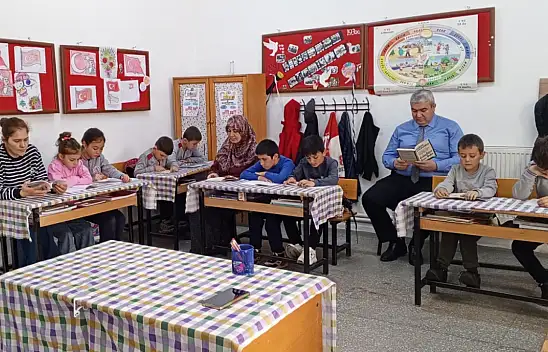 Sarıoğlan'da bin 700 kişi aynı anda bakın ne yaptı?