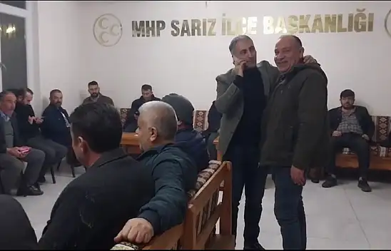 Sarız'da Baki Bayrak sevinci