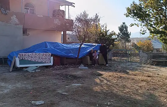 Sarız'da çocuklarıyla sokakta kalan anne: 'Lütfen sesimi duyun'