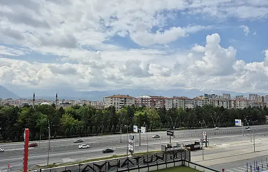 Şemsiyelerinizi kaldırmayın! Meteorolojiden öğleden sonrası için uyarı
