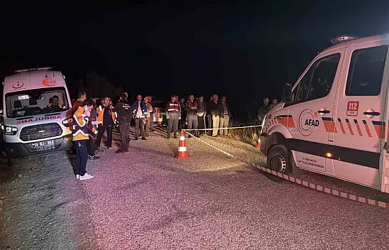 50 metrelik uçurum kazasında 4 kişi...