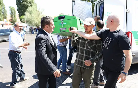 Felaketin ardından! Son yolculuğuna uğurlandı!