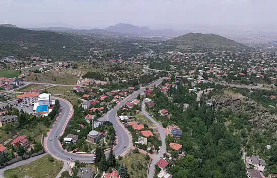 'Sosyal medya çıktı, siyaset bozuldu' diyen AK Partili vekilden Kayseri'deki bağ evleri çıkışı