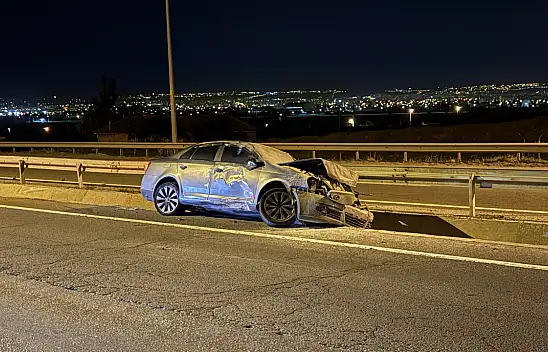 Sürücü direksiyon hakimiyetini kaybetti, ortalık savaş alanına döndü