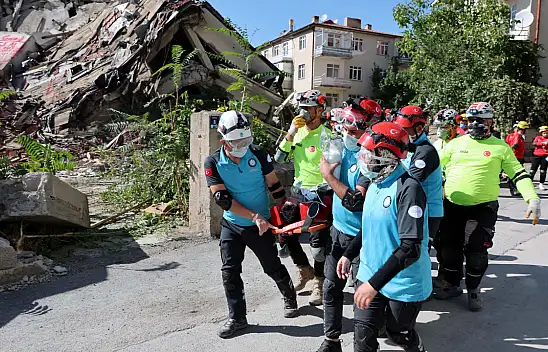 Talas'ta deprem tatbikatında ekipler seferber oldu!
