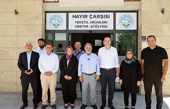 Talas'ta dikkat çeken model! Kumaşlar ihtiyaç sahipleri için kıyafete dönüşüyor