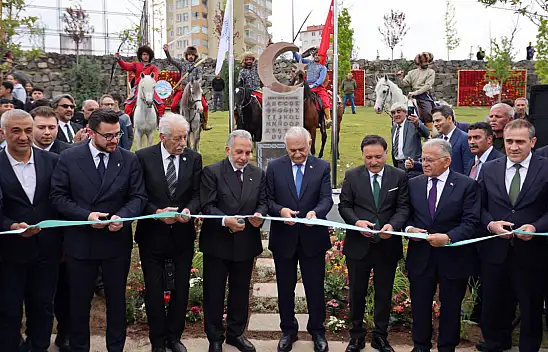 Talas'ta Ortak Türk Alfabesi Anıtı açıldı