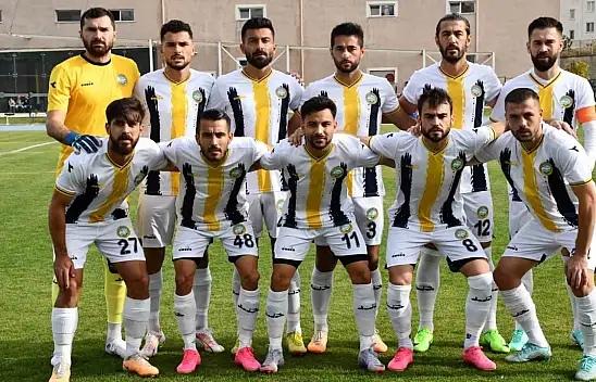 5 galibiyetini de kendi evinde aldı