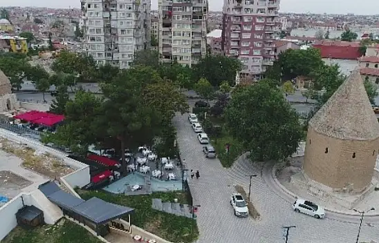 Tarihi Şah Cihan Hatun Kümbeti'ni gördünüz mü?