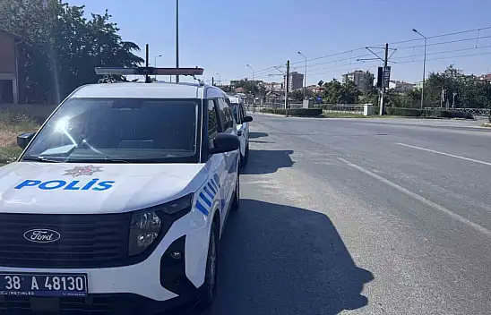 Ticari araç elektrikli bisiklete çarptı!