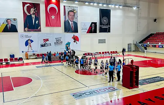 Tomarza Belediyespor Kız Voleybol Takımı evine galibiyet ile döndü!