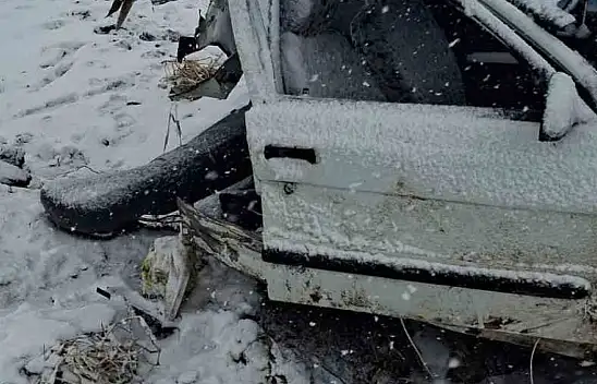 Kayseri'de kaza: Araç ikiye bölündü