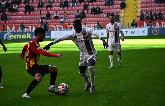 Kayseri'de ilk yarı şoku!