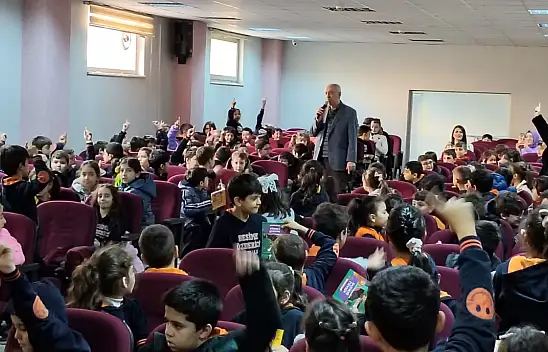 Türk edebiyatının sevilen ismi Kayseri'ye geldi