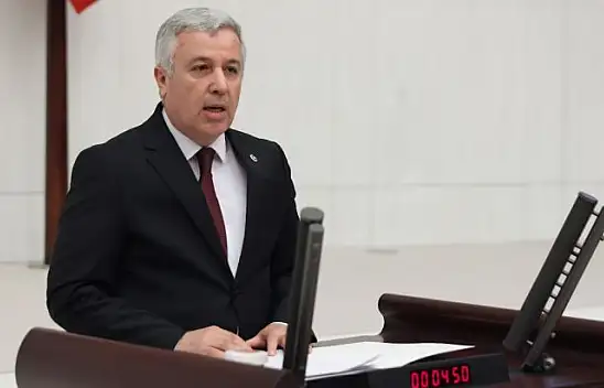 'Türkçe öldü' diyen Bakan yardımcısına tepki!