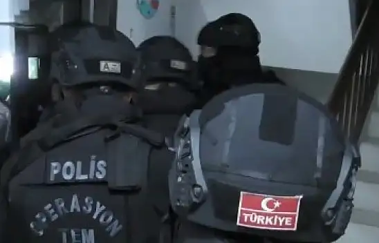 Türkiye'nin dört bir yanında operasyon!  Binlerce silah ele geçirildi, binlerce şüpheli gözaltına alındı
