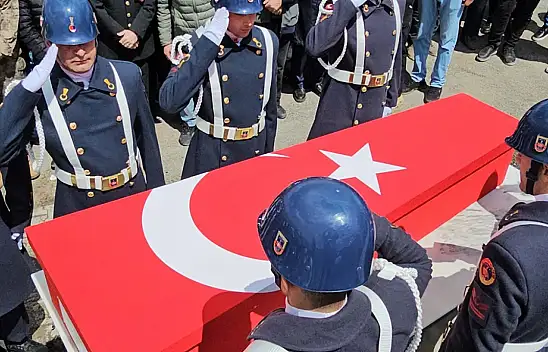 Uzman Onbaşı Kenan Çakır son yolculuğuna uğurlandı