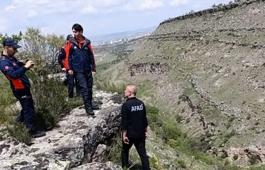 Viyadük'te mahsur kaldı! Ekipler zamanla yarıştı