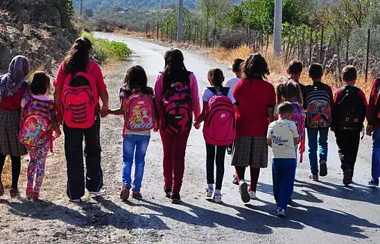 Yağmurda, soğukta okula gidiyorlar! Kayseri'de öğrencilerin ulaşım çilesi