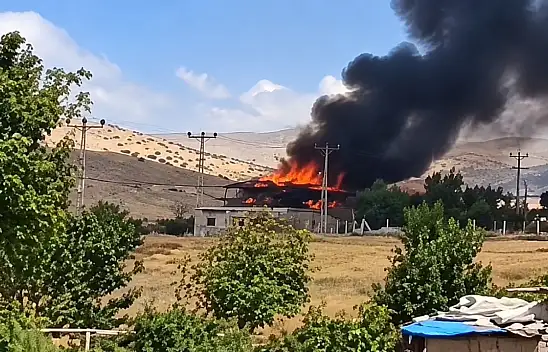 Yahyalı'da ev yangını: Alevler kısa sürede büyüdü!