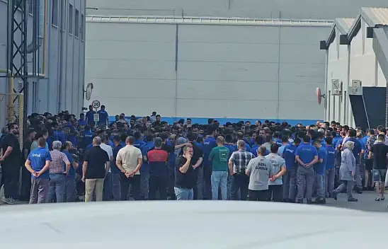 Ev tekstili devi Yataş'ta işçiler hem firmayı hem sendikayı protesto etti