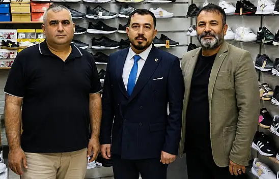 Yeniden Refah Partisi sahaya indi: Esnafın sorunlarını dinledi