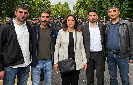 'Yenileceksiniz' diyerek seslendi: CHP'de dikkat çeken açıklama