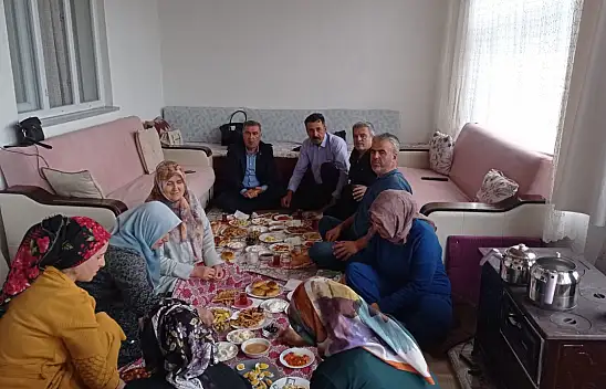 Başkan'dan yer sofrasında değerlendirme toplantısı!