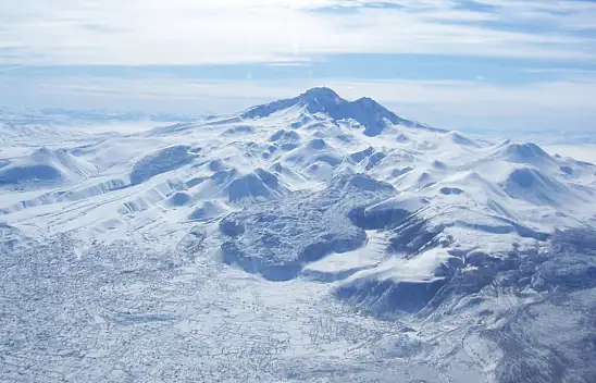 Yükseklikten namlı namlı karın görünür