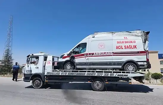 Yürekleri ağızlara getiren ambulans kazasından ilk görüntüler!