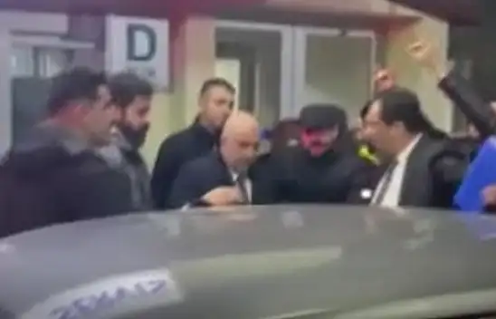 Zafer Partisi Genel Başkanı Ümit Özdağ'ın gözaltına alınma anları