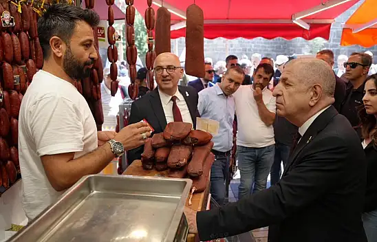 Zafer Partisi Lideri Kayseri sokaklarında