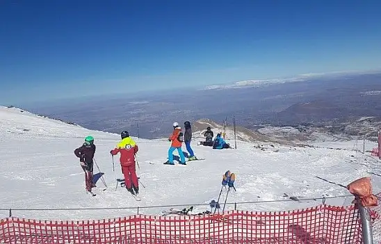 Erciyes Ottoman pisti kayakçıların akınına uğradı