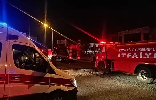 Mobilya ve elyaf fabrikasında yangın! Hasar büyük...