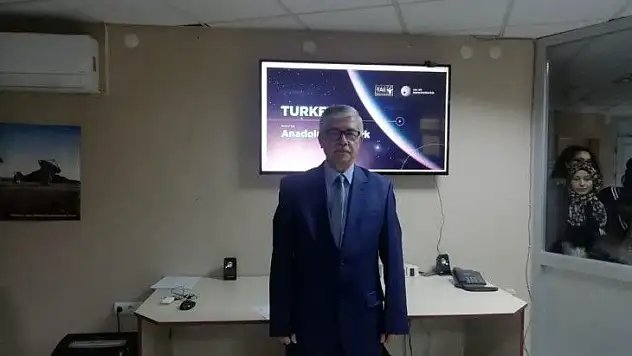 Ay etrafındaki halenin sebebi ne?