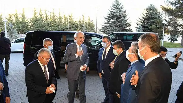 'Kayseri her alanda zirveyi hak ediyor'