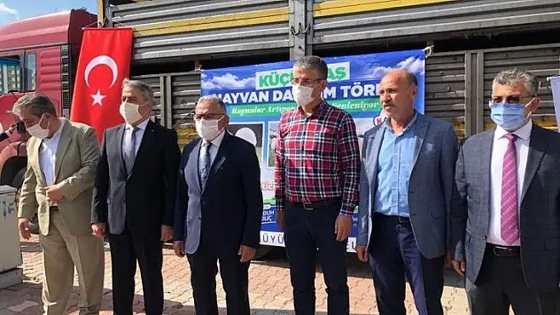 55 aileye bin 100 küçükbaş verildi