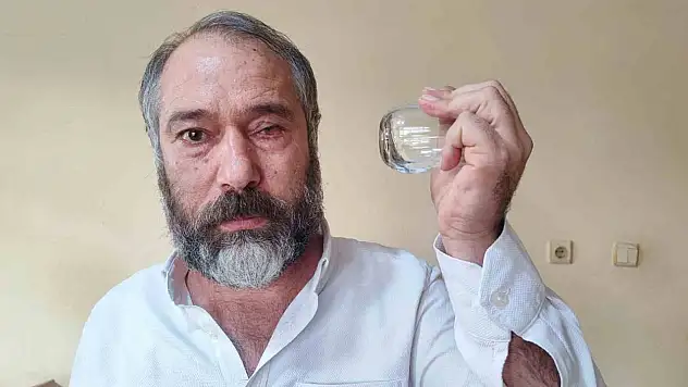 Bir uyarı hayatını kararttı: Çay bardağıyla kör edildi