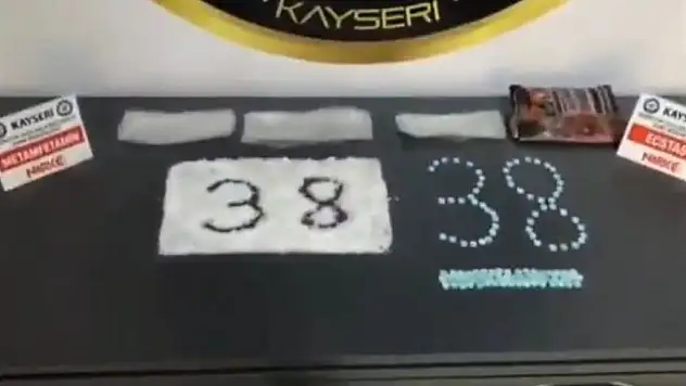 Polis yakaladı! Üzerinden neler çıktı neler...