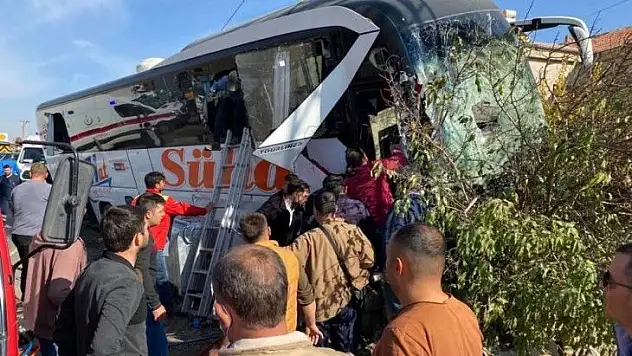 1 kişinin öldüğü, 12 kişinin yaralandığı kaza güvenlik kamerasında