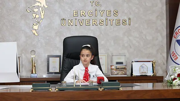 10 yaşında rektör oldu!