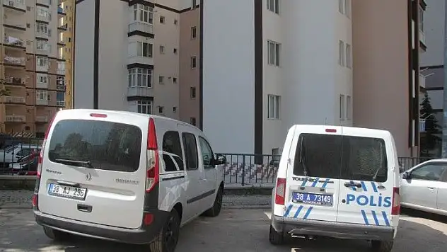 11. kattan düşen genç hayatını kaybetti