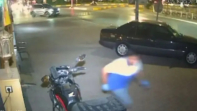 16 yaşındaki şüphelinin pastaneye el bombası attığı görüntüler ortaya çıktı!