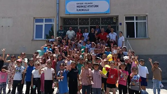 170 küçük sporcu yarıştı, hediyelerini kaptı!