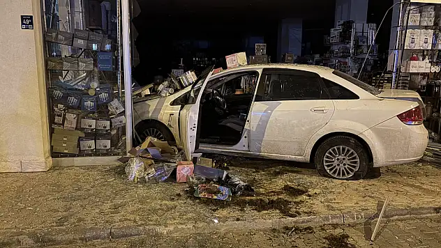 18 yaşındaki genç dükkana daldı