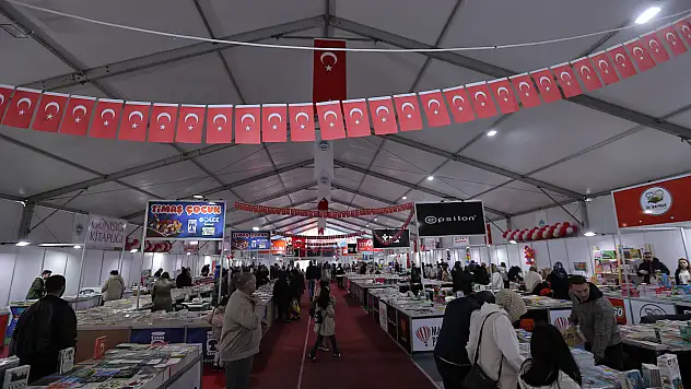 2'nci Kitap Fuarı ve Şenliği bugün kapılarını kapatıyor