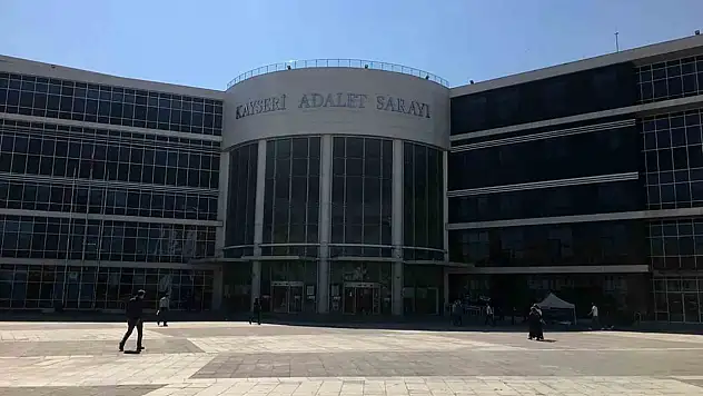 Çok ağlıyor diye bebeğini boğan cani bu kez inkar etti ama...