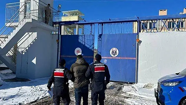 30 ayrı suçtan aranan şahıs kıskıvrak yakalandı