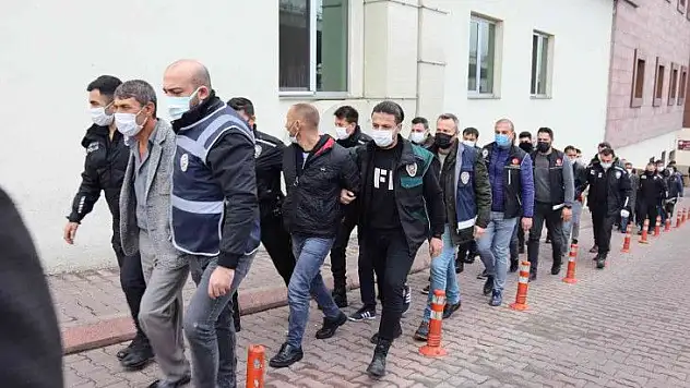 Yakalanan 15 kişi adliyede!