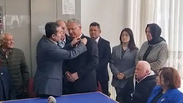 4 buçuk yıl sonra geri döndü